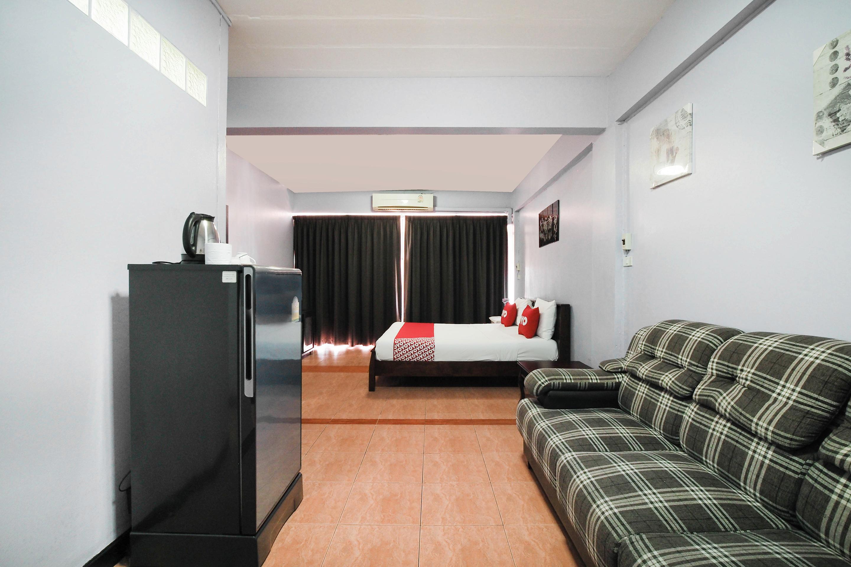 Oyo 963 Sunshine Guesthouse Pattaya Exterior foto