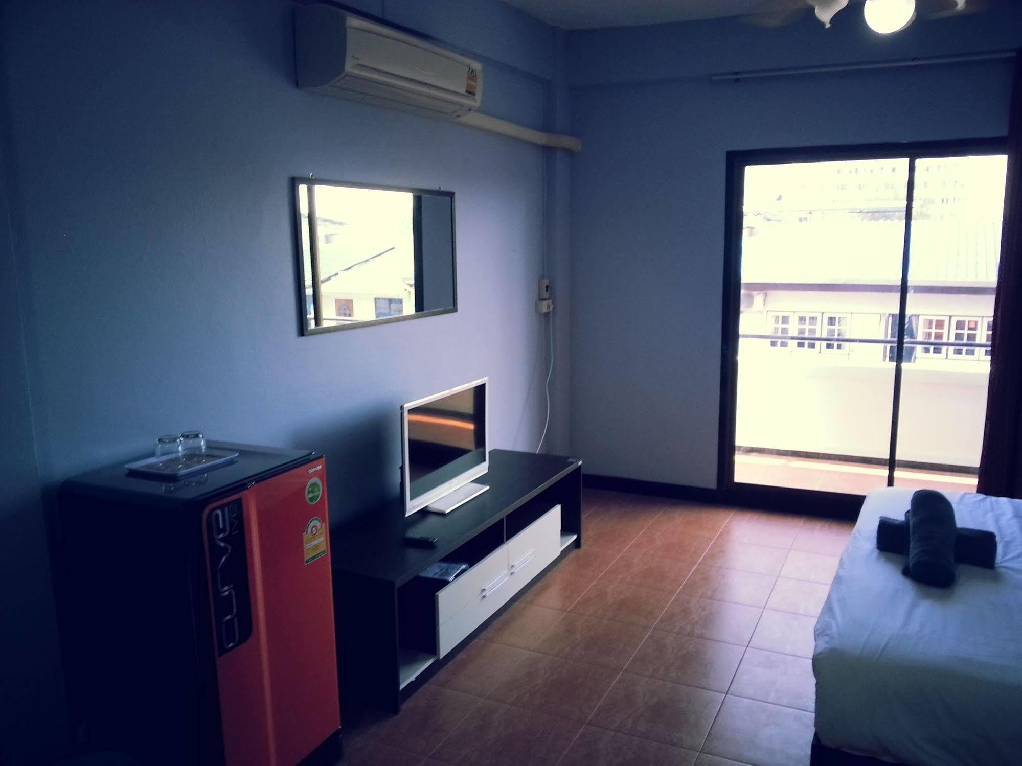 Oyo 963 Sunshine Guesthouse Pattaya Exterior foto