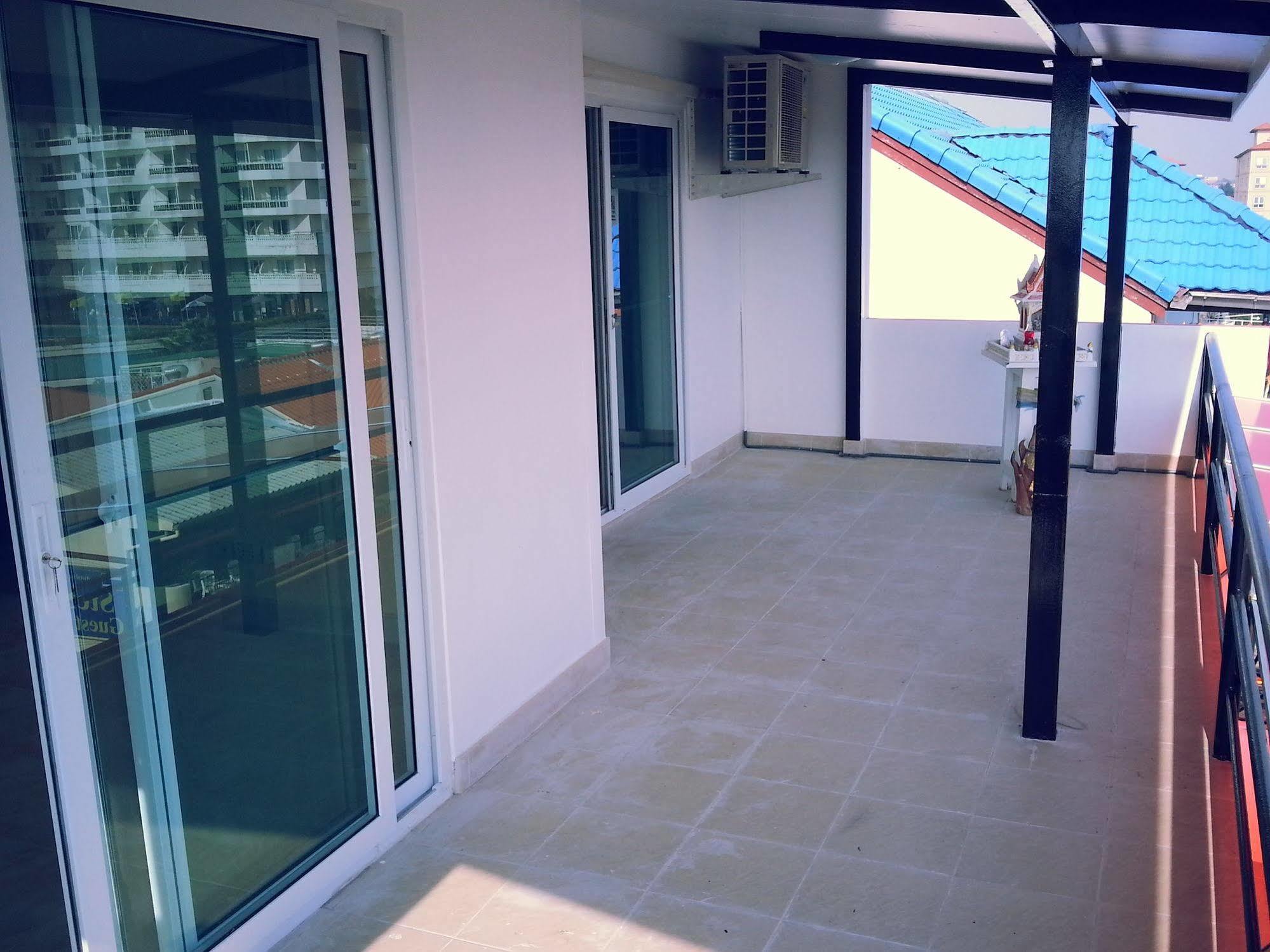 Oyo 963 Sunshine Guesthouse Pattaya Exterior foto